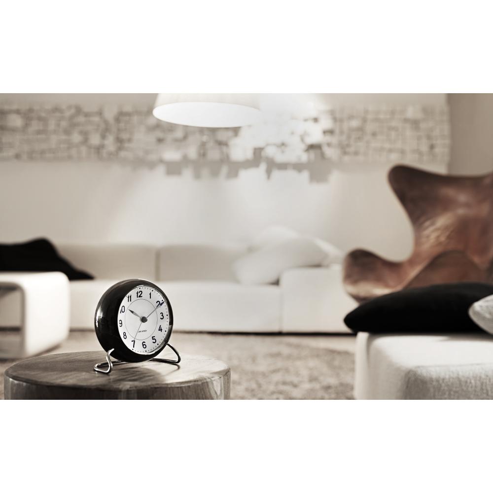 Arne Jacobsen stasjonsbordklokke med alarm, svart