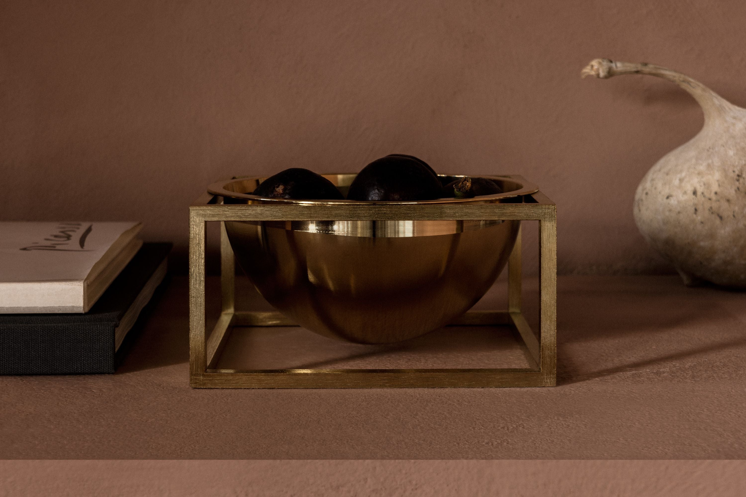 AUVO Kööpenhamina Kubus Centerpiece Bowl Brass, 23cm