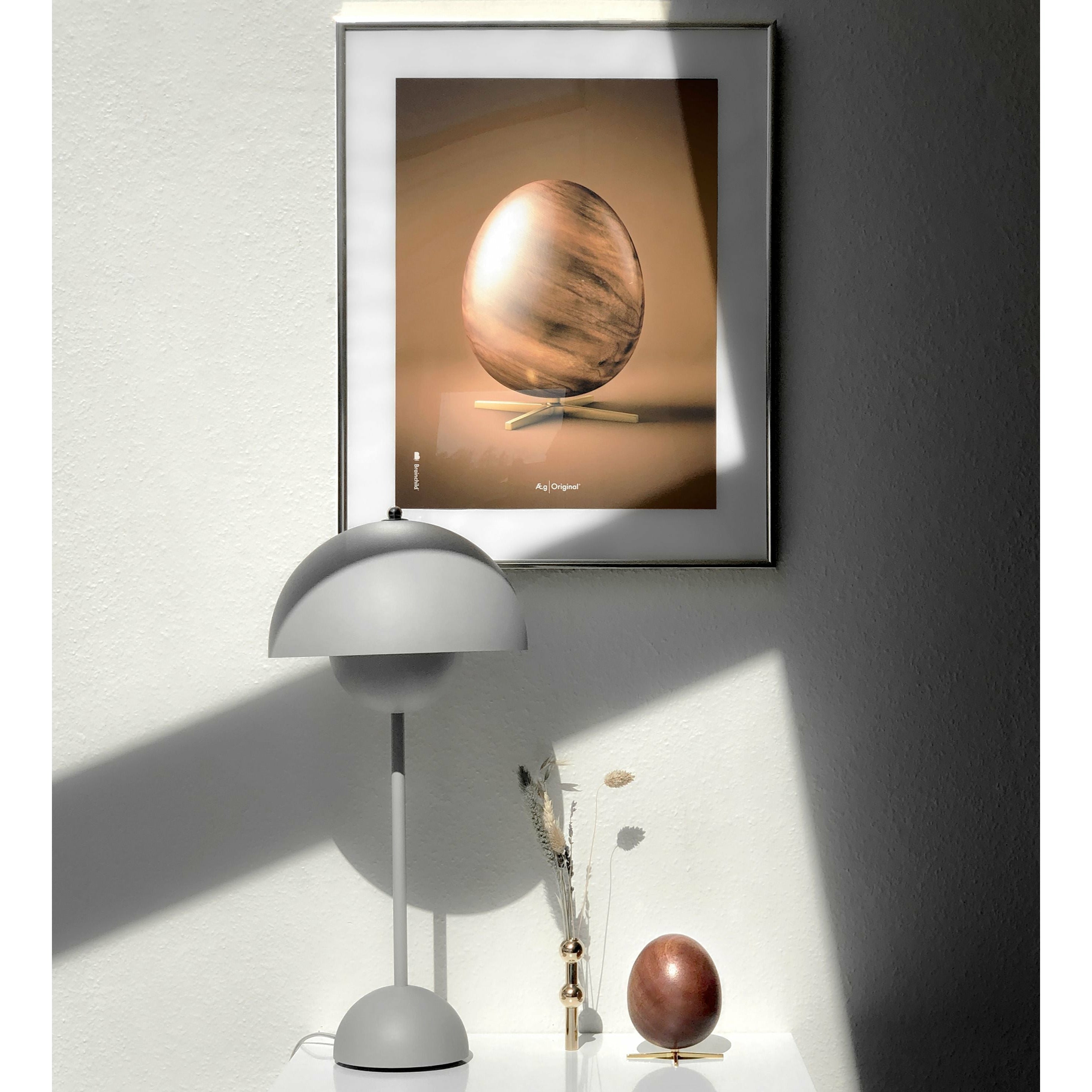 Branatura la figura in legno di uovo in quercia, piede di colore argento