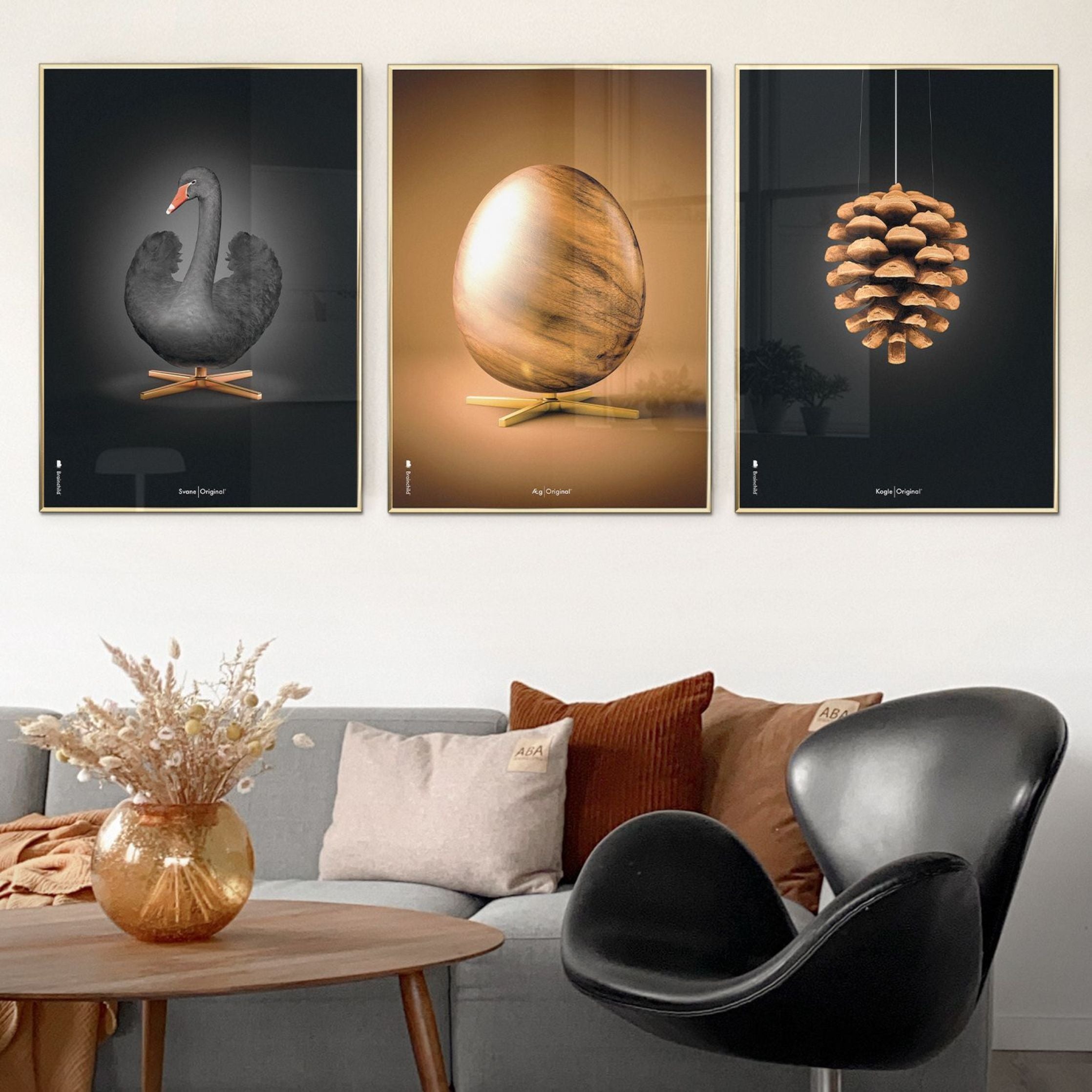 Brainchild Swan Classic Poster, Frame Made Of Light Wood 70x100 Cm, Black/Black Background