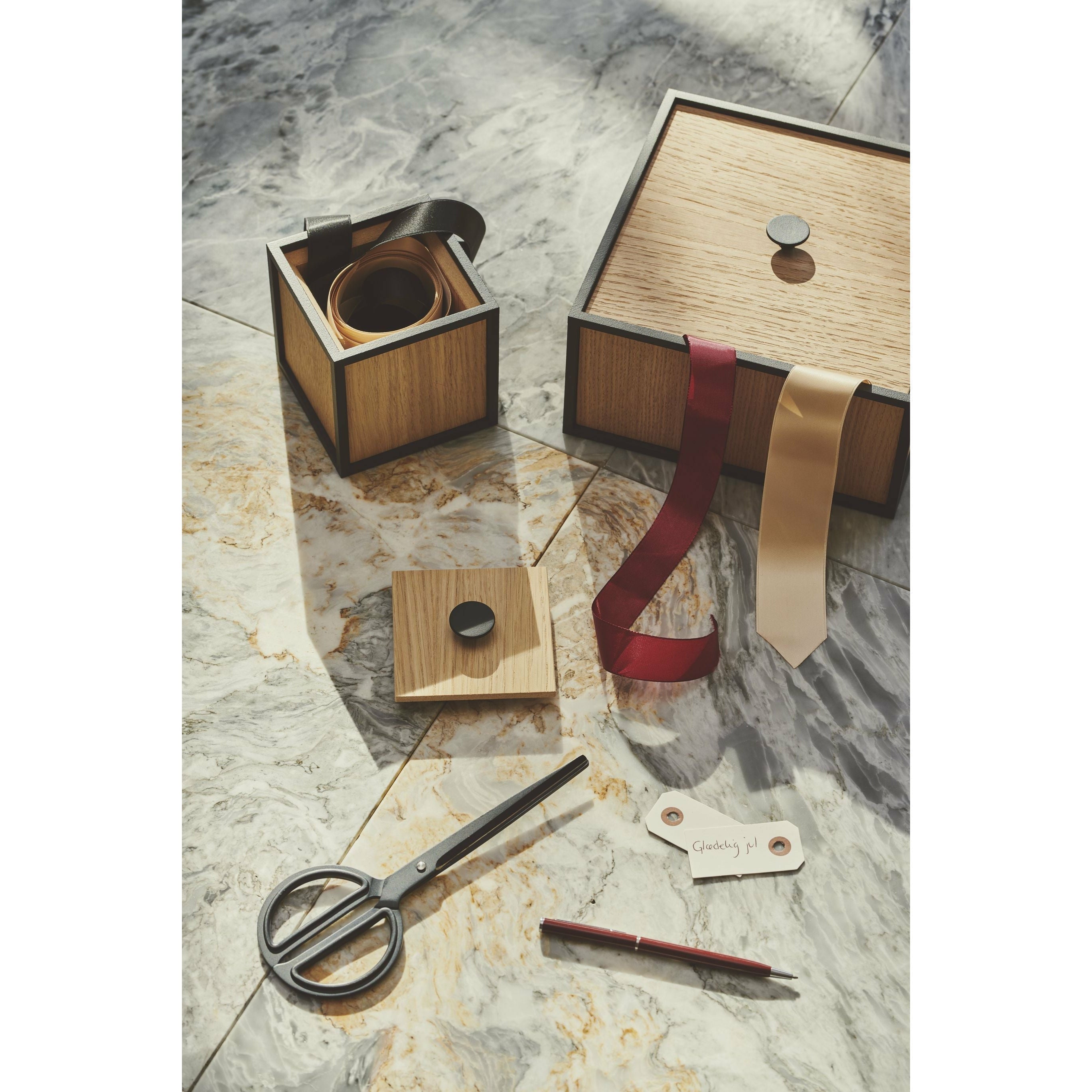 Audo Copenhagen Frame 10 Box di archiviazione, quercia affumicata