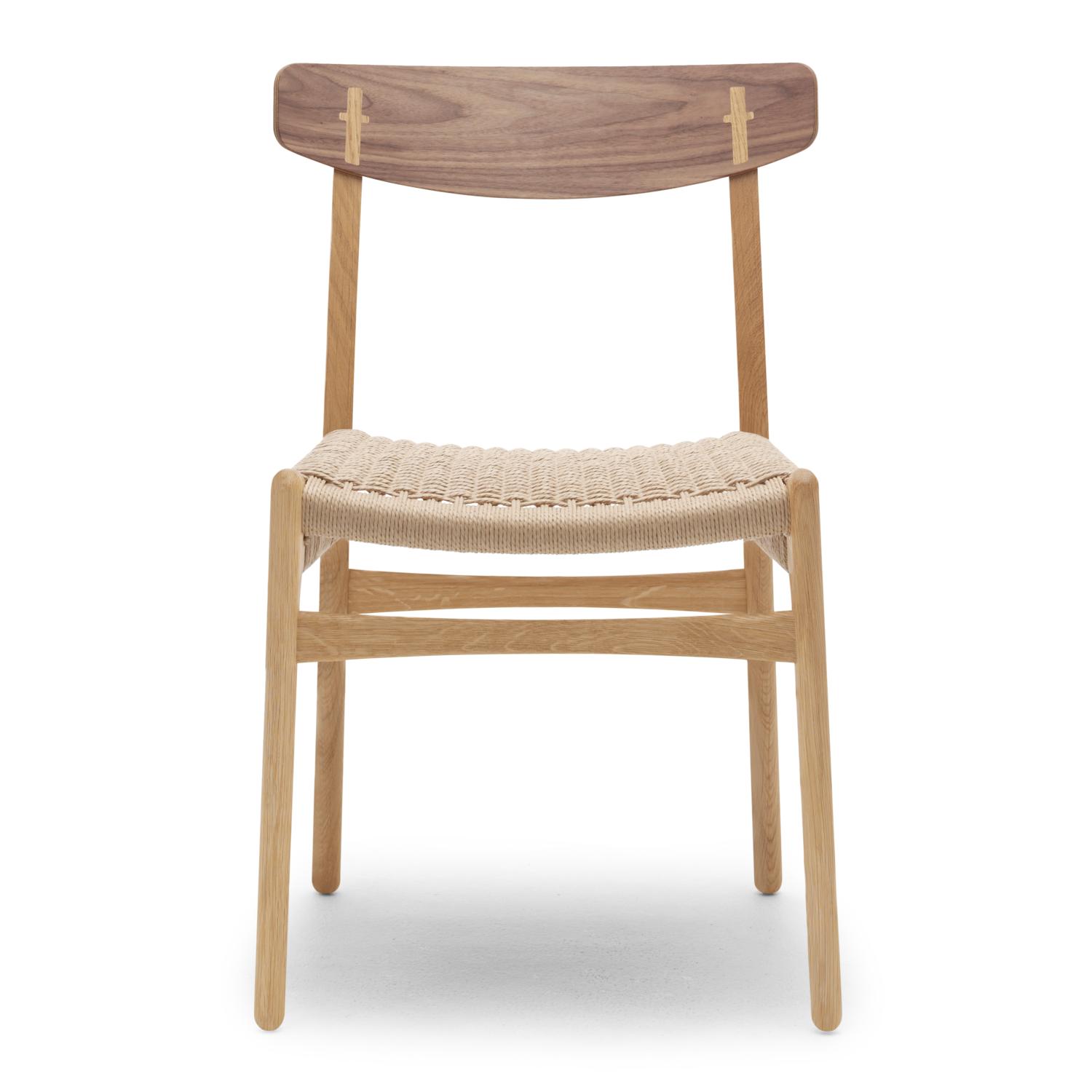 Carl Hansen CH23 -stol, olieret valnød/naturlig ledning/eg stolramme