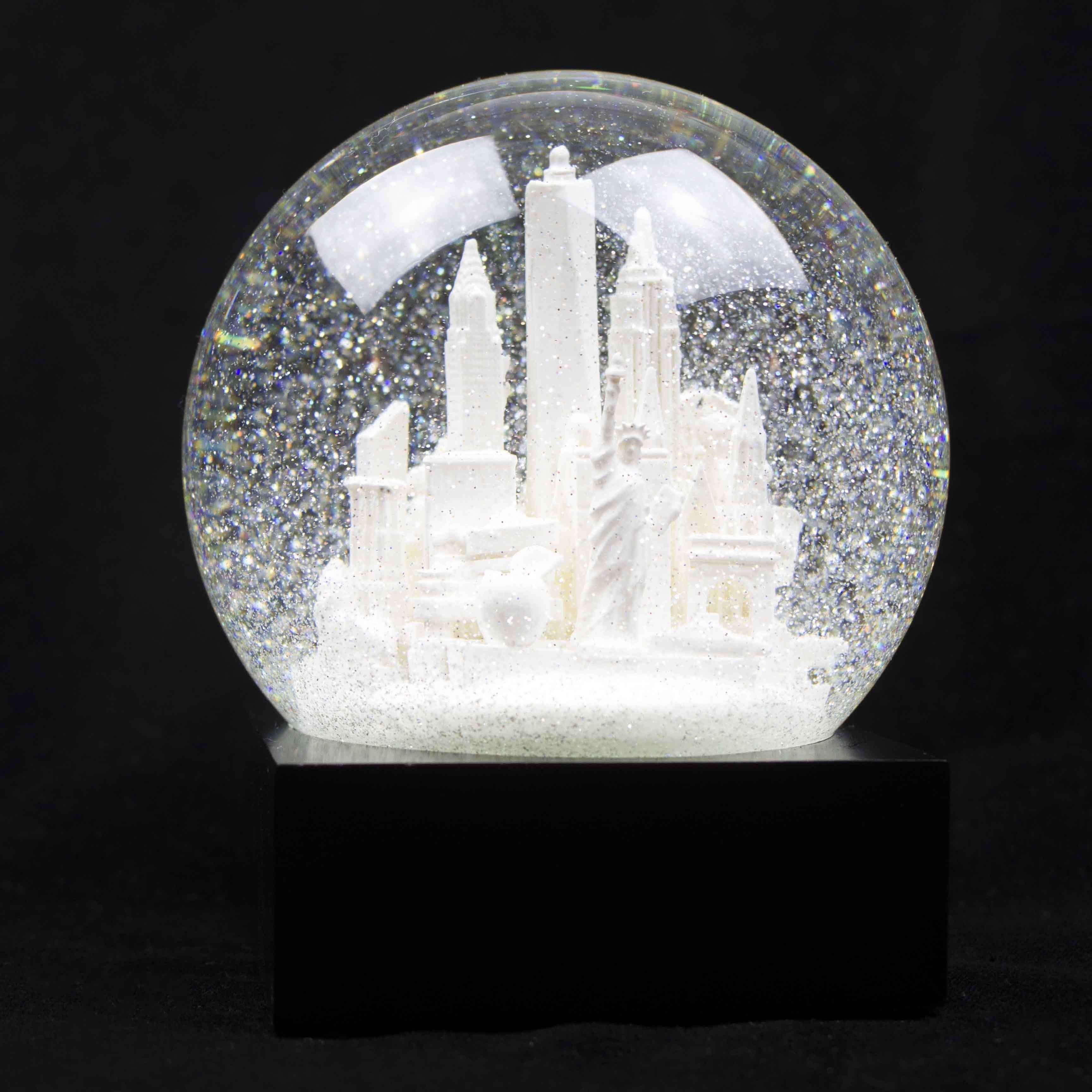 Cool Snow Globes NYC vit