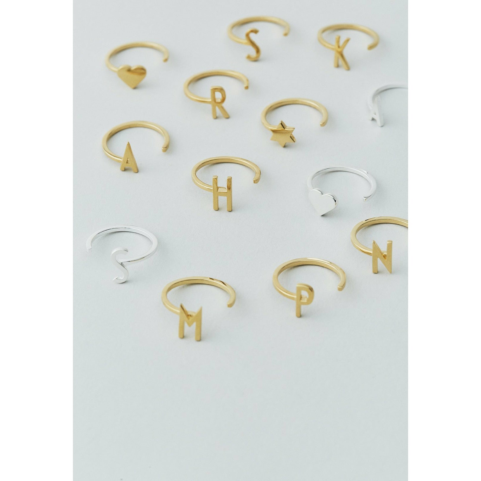 Cartas de diseño anillo de letras a z, 18k chapado en oro, c