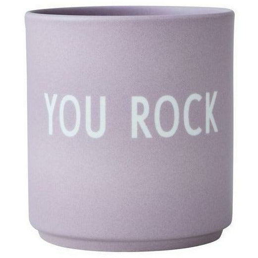 La lavanda della tazza preferita della lettera di design, sei rock