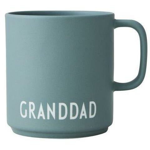 La tazza preferita della lettera di design con manico in verde polveroso, nonno