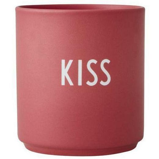 La tazza preferita della lettera di design rosa, bacio