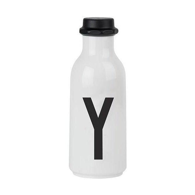 Progetta lettere bottiglia d'acqua personale a z, y