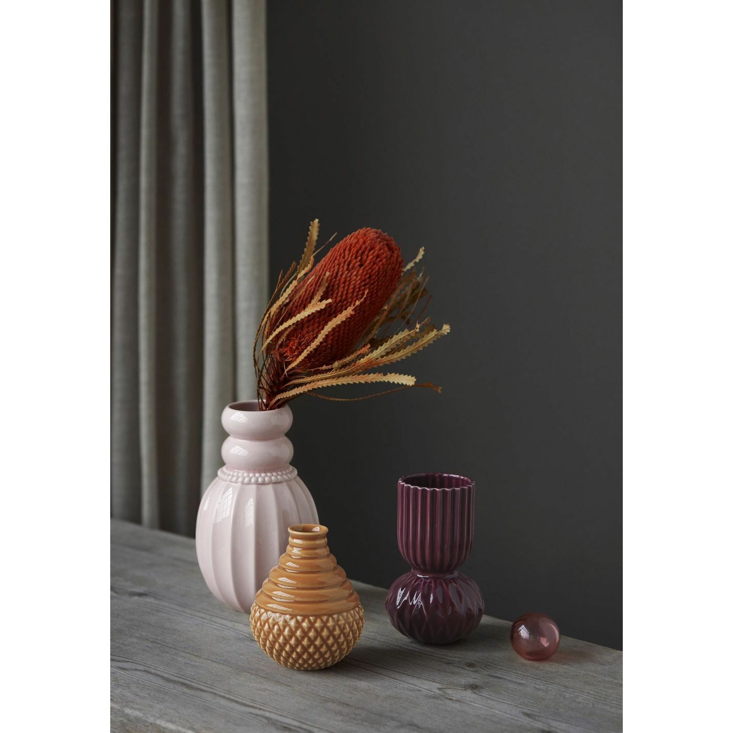 Dottir Vase mit Erbsenblütenpulver
