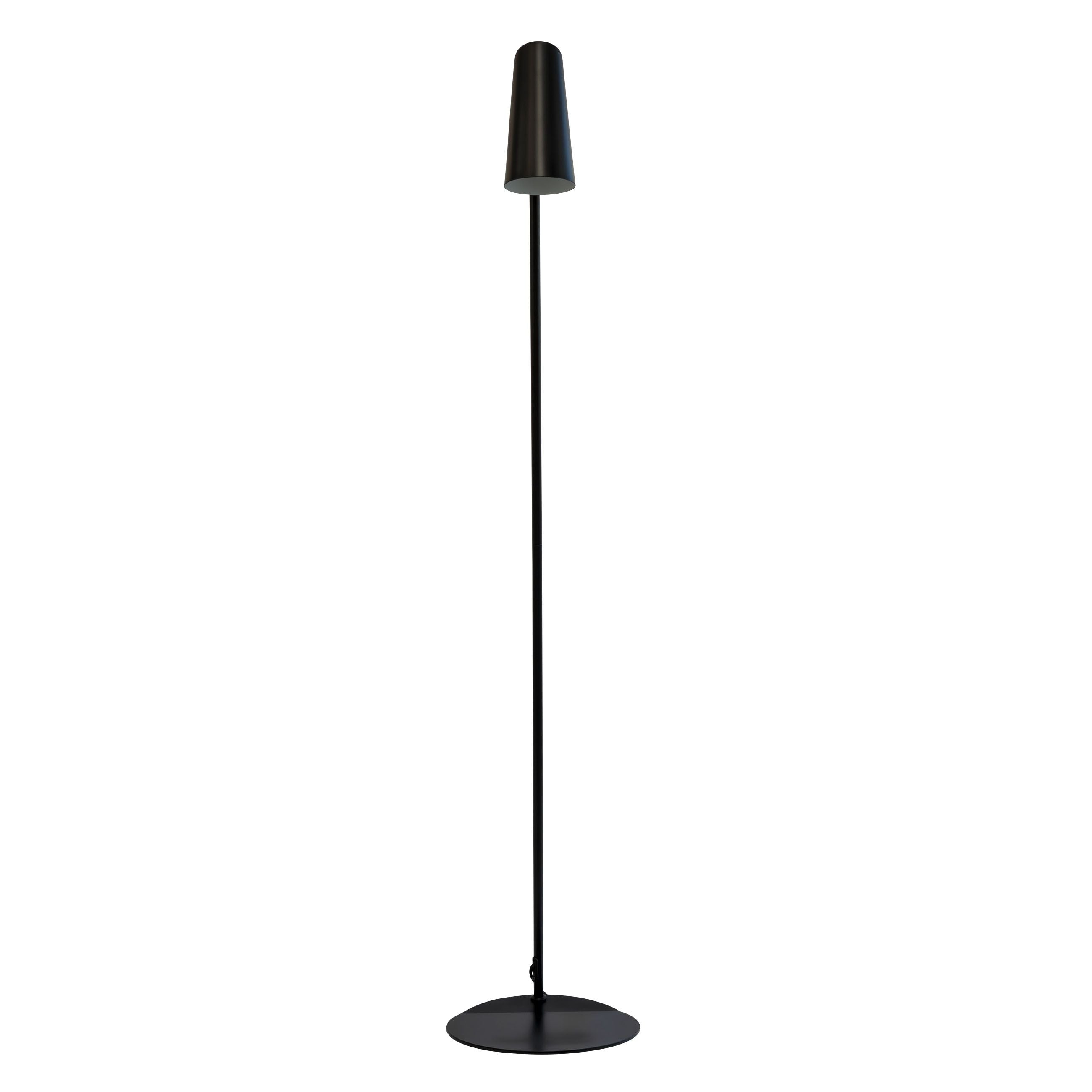 Lámpara de piso de Dyberg Larsen Pallas, negro