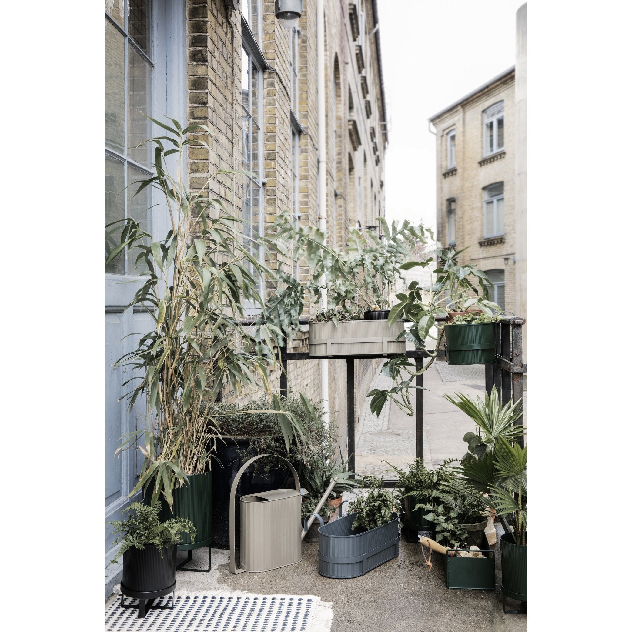 Ferm Living Gebäude-Balkon-Box, grün