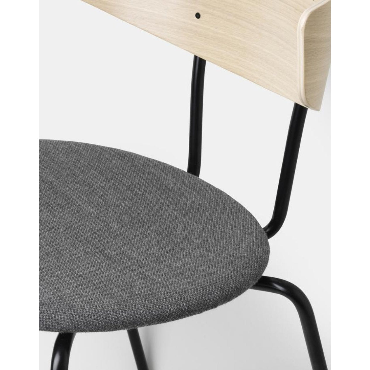 Ferm Living Herman Chair gepolstert, Dunkelrosa/Warmgrau