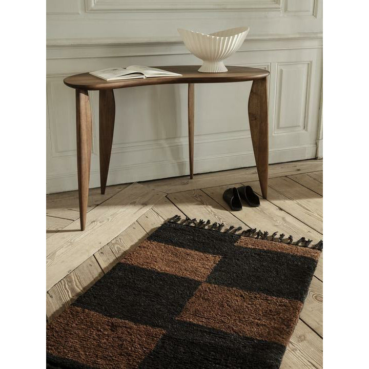 Ferm Living Mara alfombra anudada a mano 80x120 cm, negro/chocolate