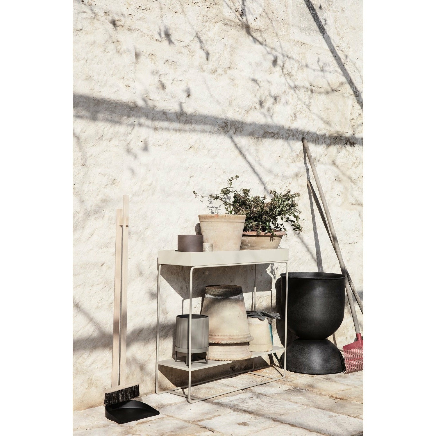 Ferm Living Table de console de boîte de plantes, noir