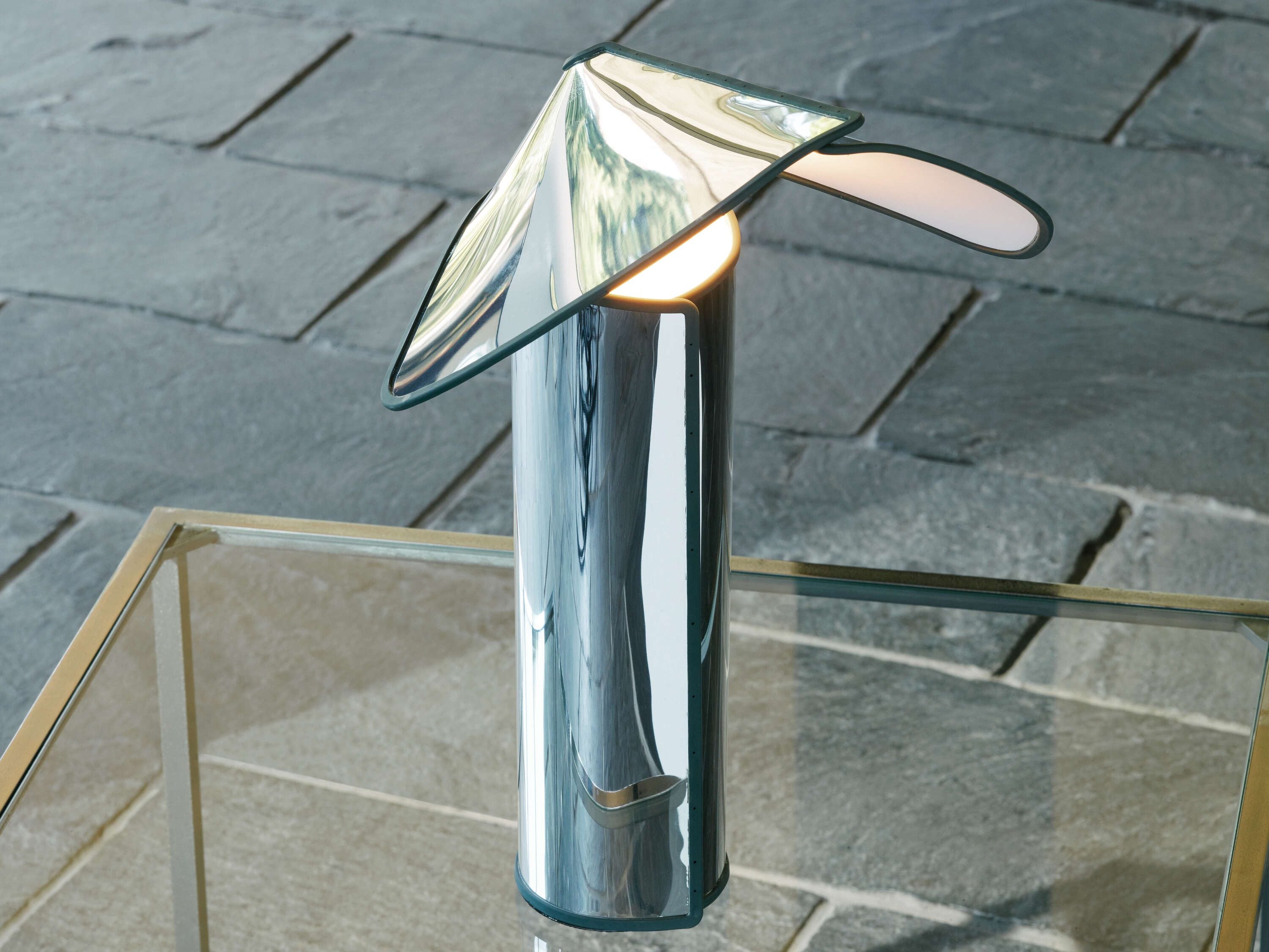 Lámpara de mesa de Flos Chiara, auminio/antacita