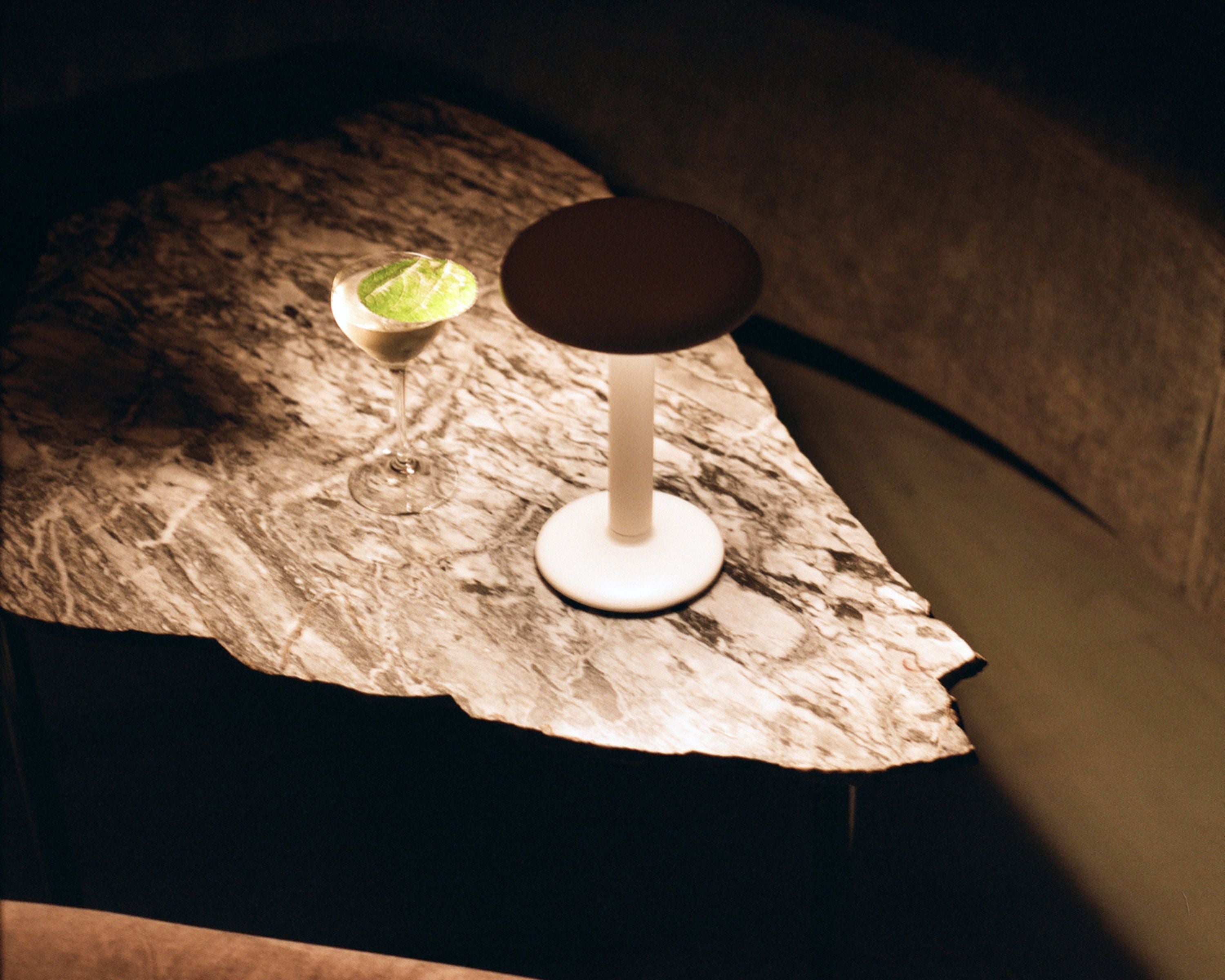 Flos Lampe de table Gustave 2700 K, Matt White