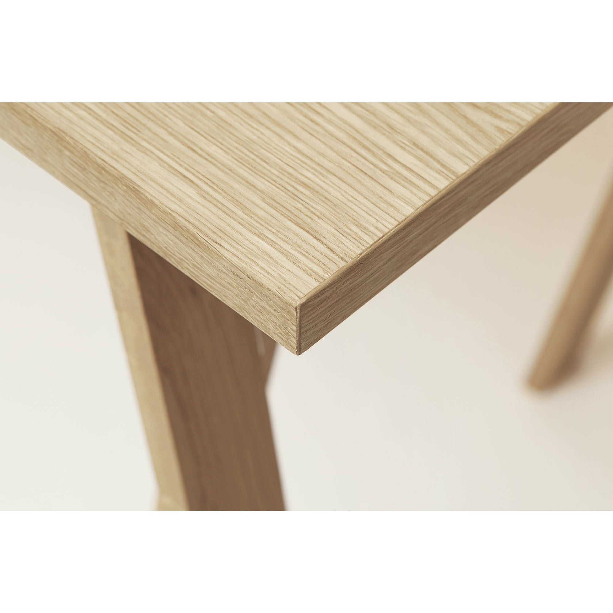 Form & Refine Lineair tafelblad 125x68 cm. Wit geoliede eik