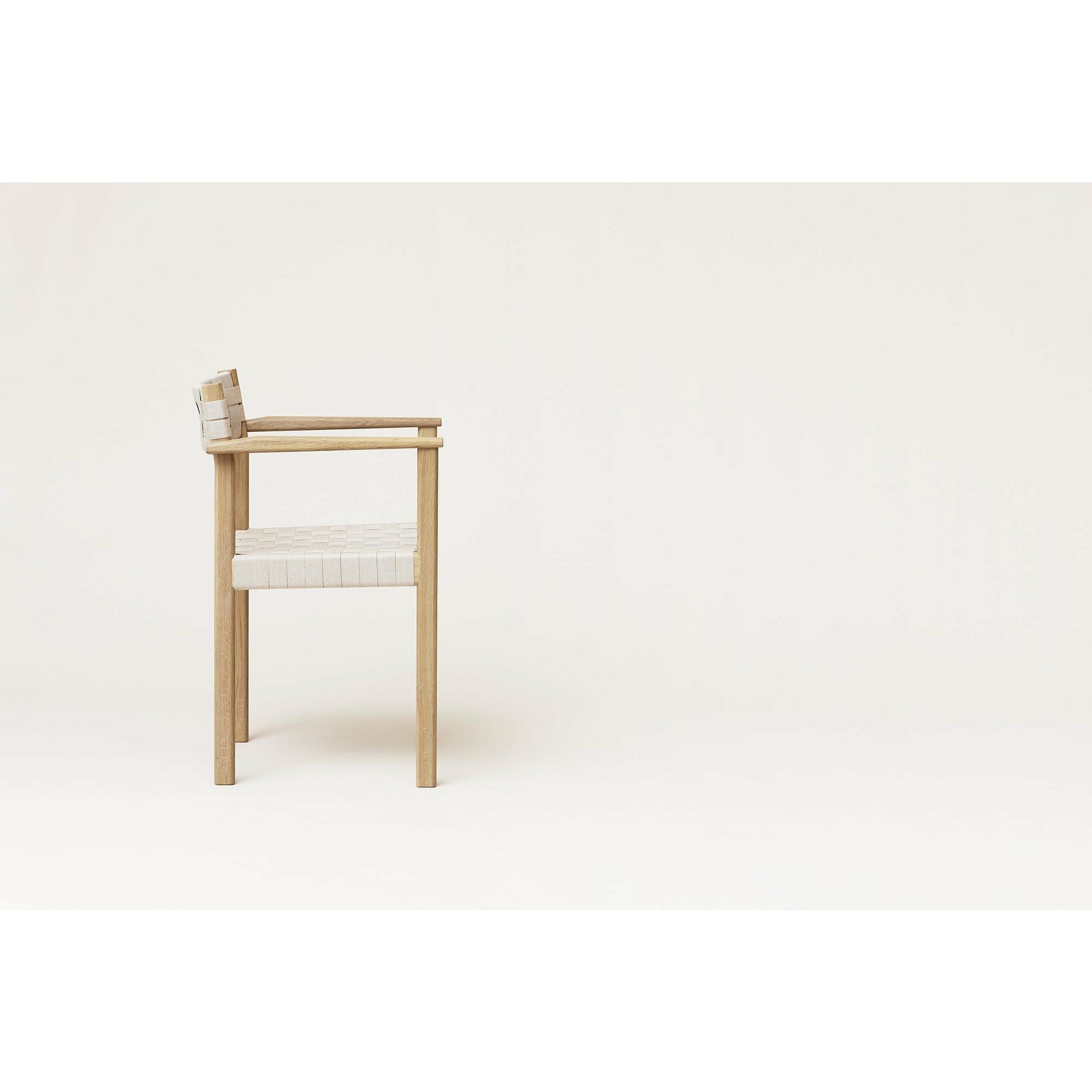 Form & Refine Motief fauteuil. Witte olie -eik