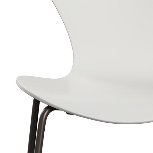 Fritz Hansen 3107 stoel niet -gestoffeerd, bruin brons/gelakt wit wit