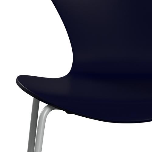 Fritz Hansen 3107 Stuhl ungepolstert, Neungrau/Mitternachtsblau lackiert