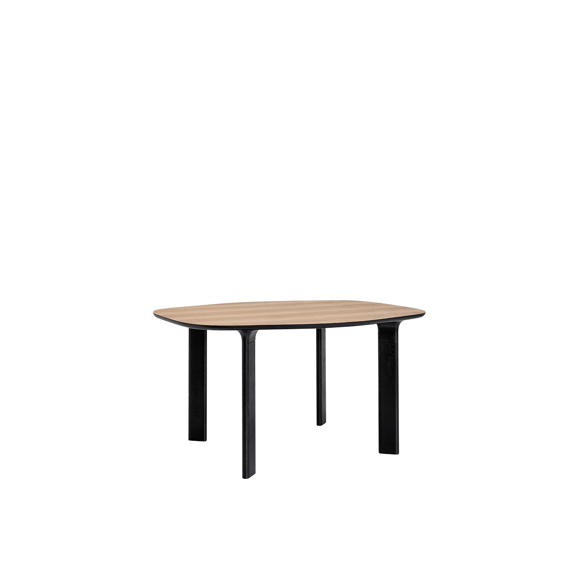 Fritz Hansen Analog Tisch 130 Cm, Nussbaumfurnier / Schwarz lackierte Beine