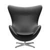 Fritz Hansen Le cuir chaise à œufs, l'aluminium brossé en satin / noir essentiel