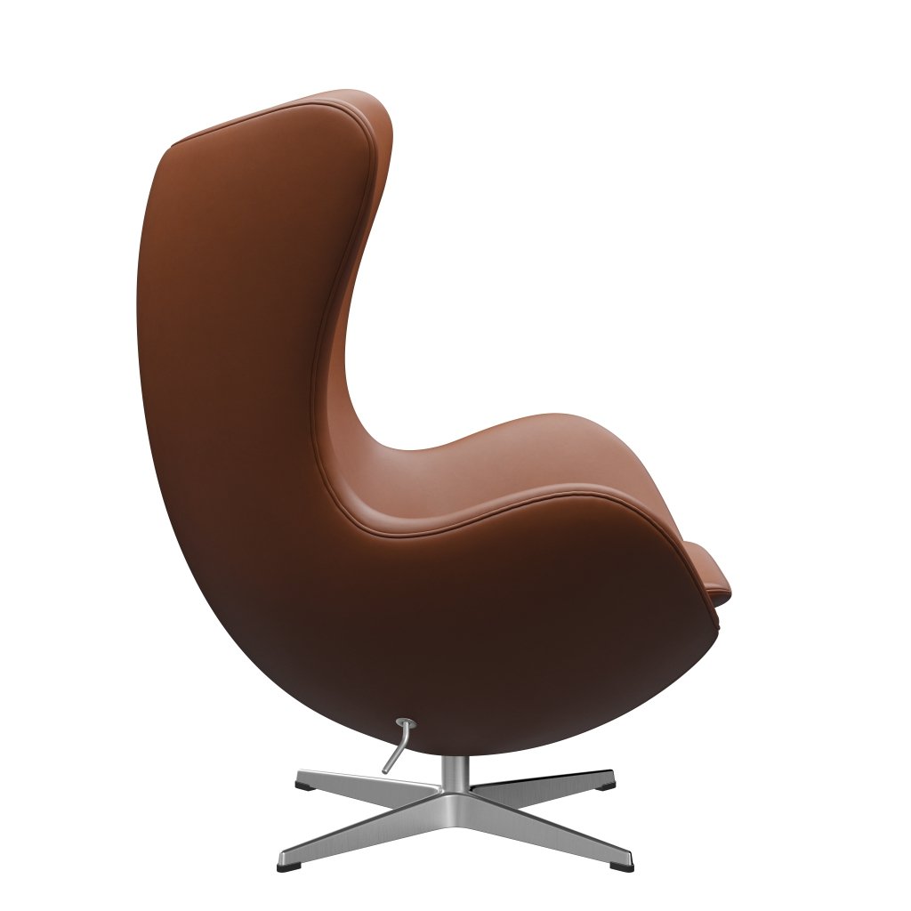 Fritz Hansen Muna -lounge -tuolin nahka, satiini harjattu alumiini/välttämätön pähkinä