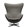 Fritz Hansen Egg Lounge -tuolin nahka, musta/välttämätön laava