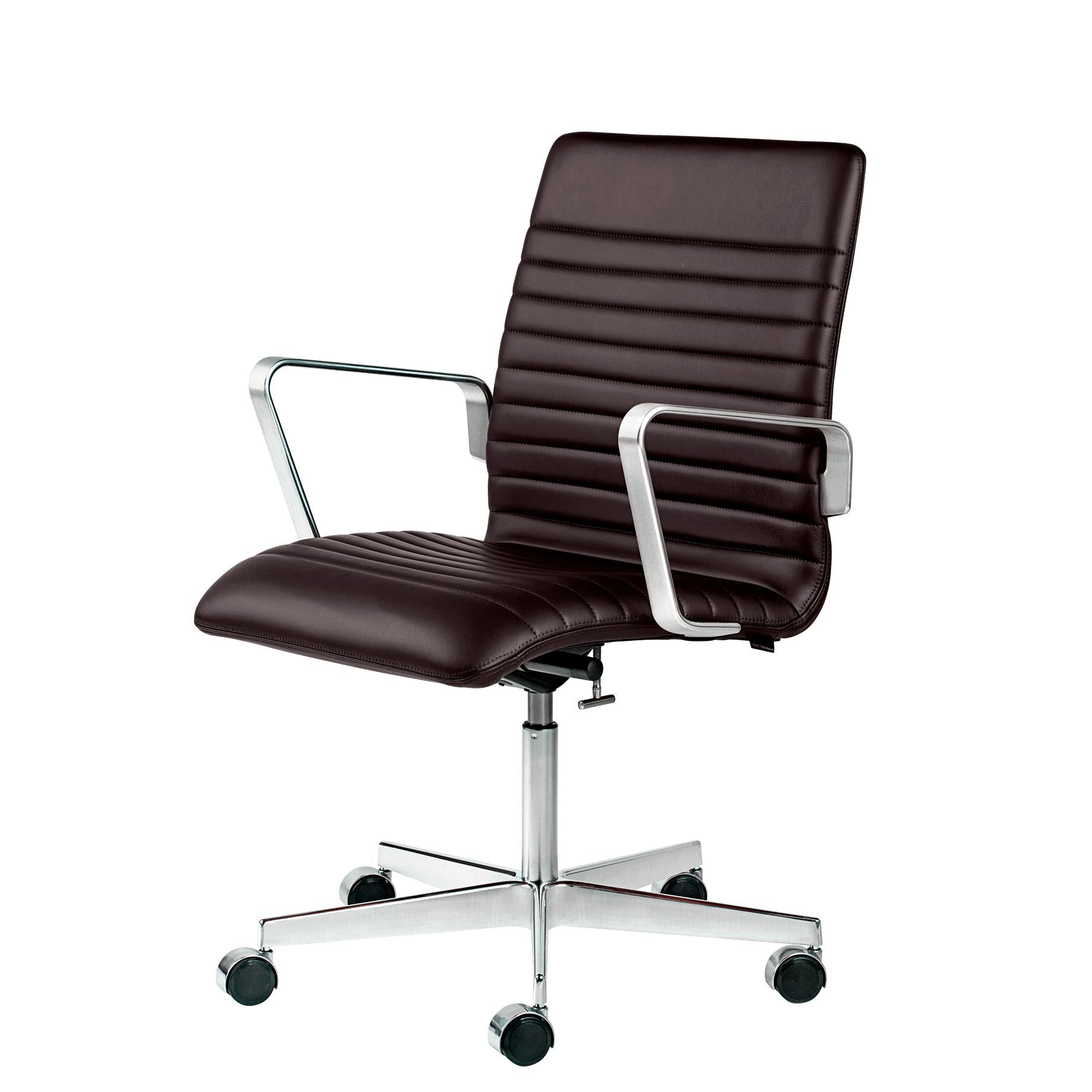 Fritz Hansen牛津高度高度可调节扶手椅皮革低背部，柔软的黑色/棕色