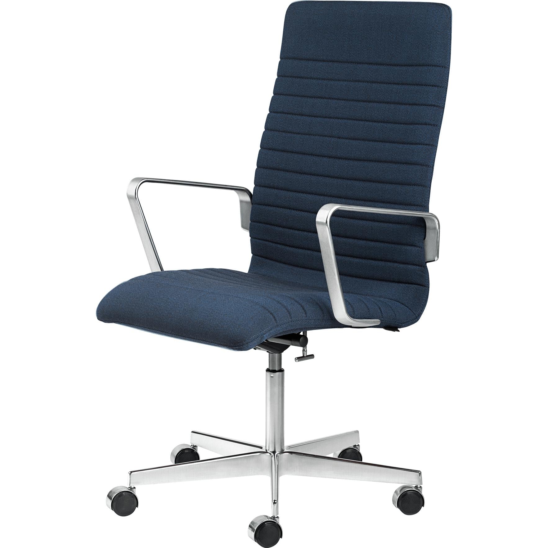 Fritz Hansen Oxford Premium höhenverstellbarer Sessel Stoff mittlere Rückenlehne, Felgen Blau/Braun