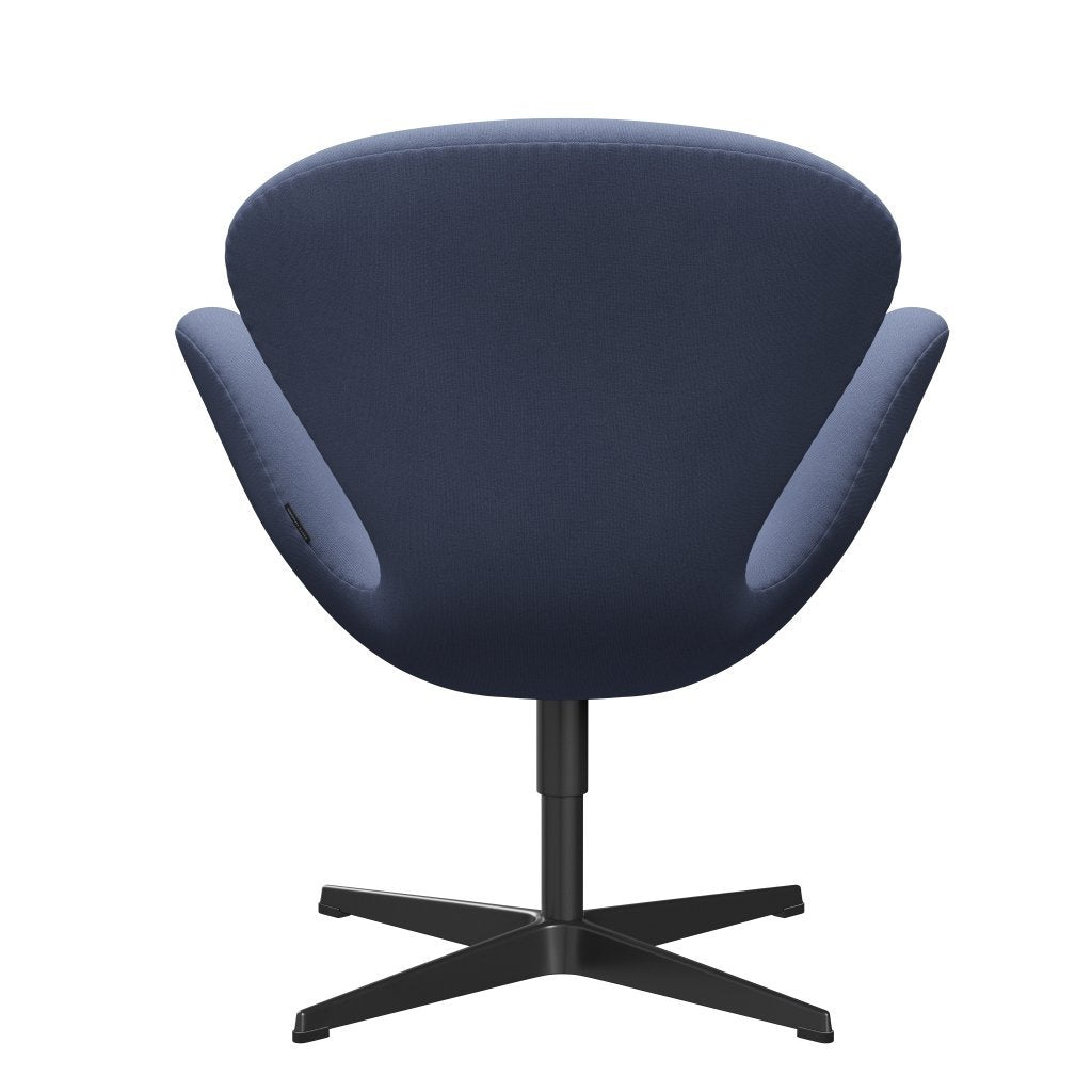 弗里茨·汉森·斯旺（Fritz Hansen Swan）休息室椅子，黑色漆/克里斯蒂安·夏夫（Christianshavn）浅蓝色uni