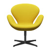 Fritz Hansen Swan休息室椅子，黑色漆/舒适黄色（62003）