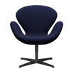 Fritz Hansen Joutsen lounge -tuoli, musta lakattu/divina md keskiyön sininen