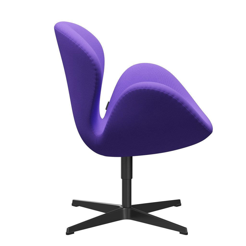 Fritz Hansen Swan Lounge Chair, Black Lacked/Ruhmes violettes Licht