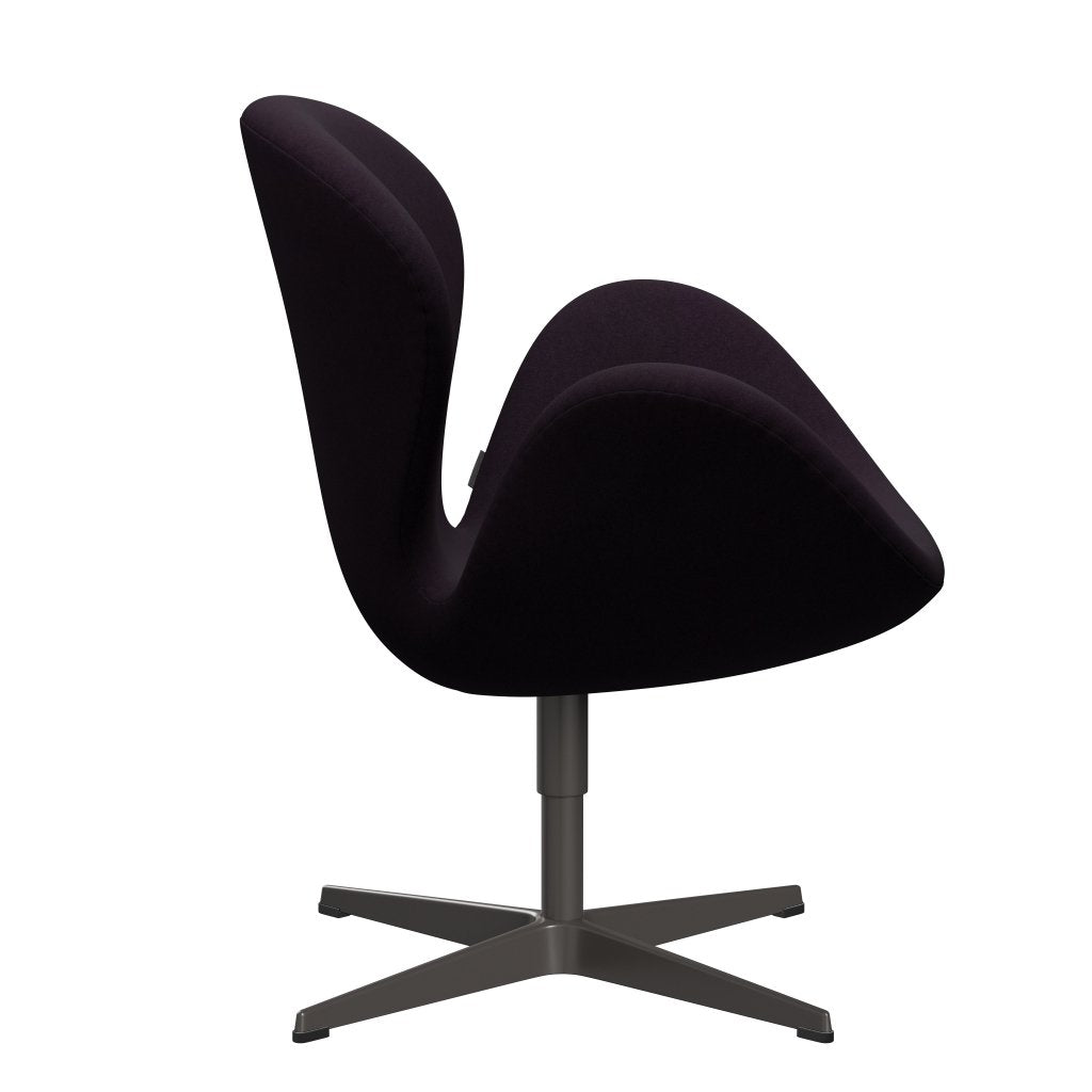 Fritz Hansen Swan Lounge Chair, Graphite chaude / Divina Aubergine (376)