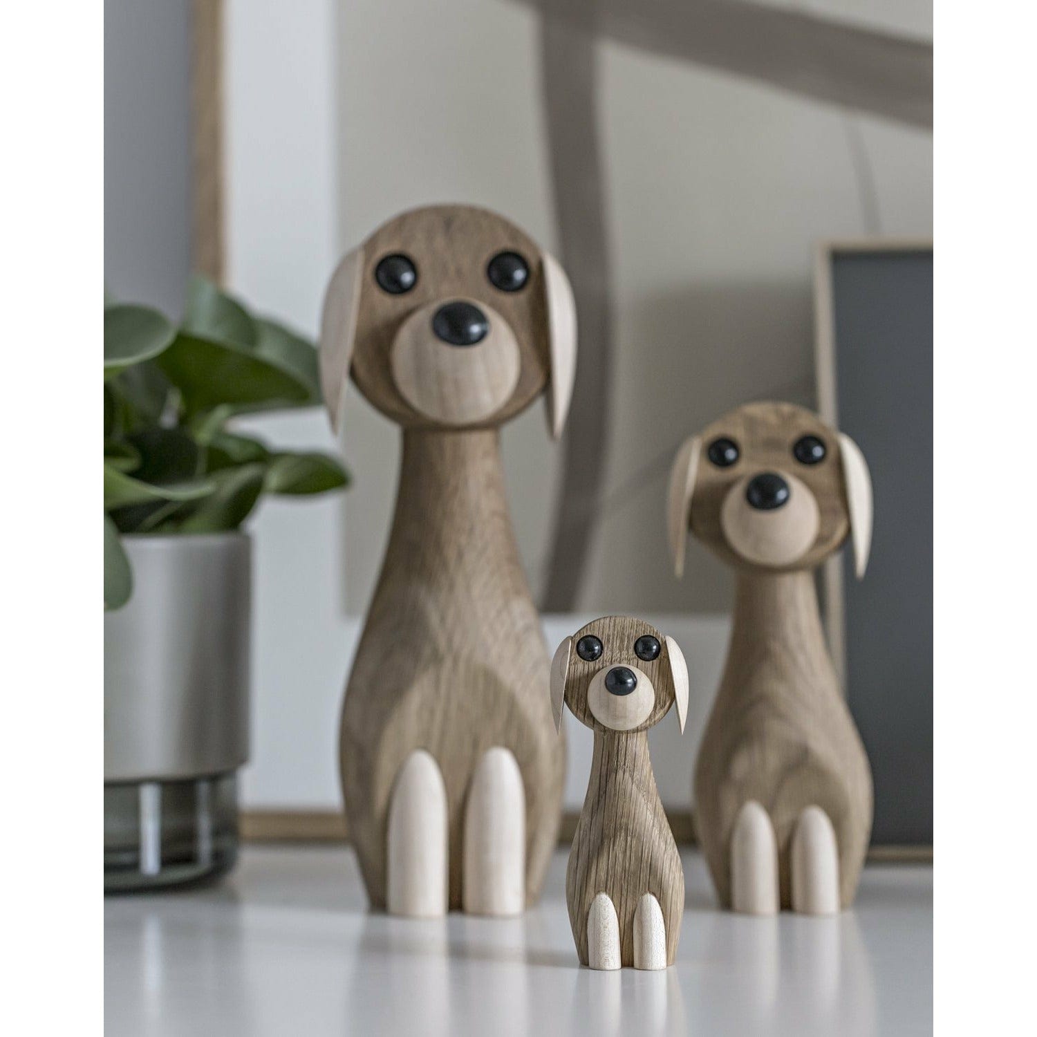 Gunnar Flørning Honden houten figuur, 10,5 cm