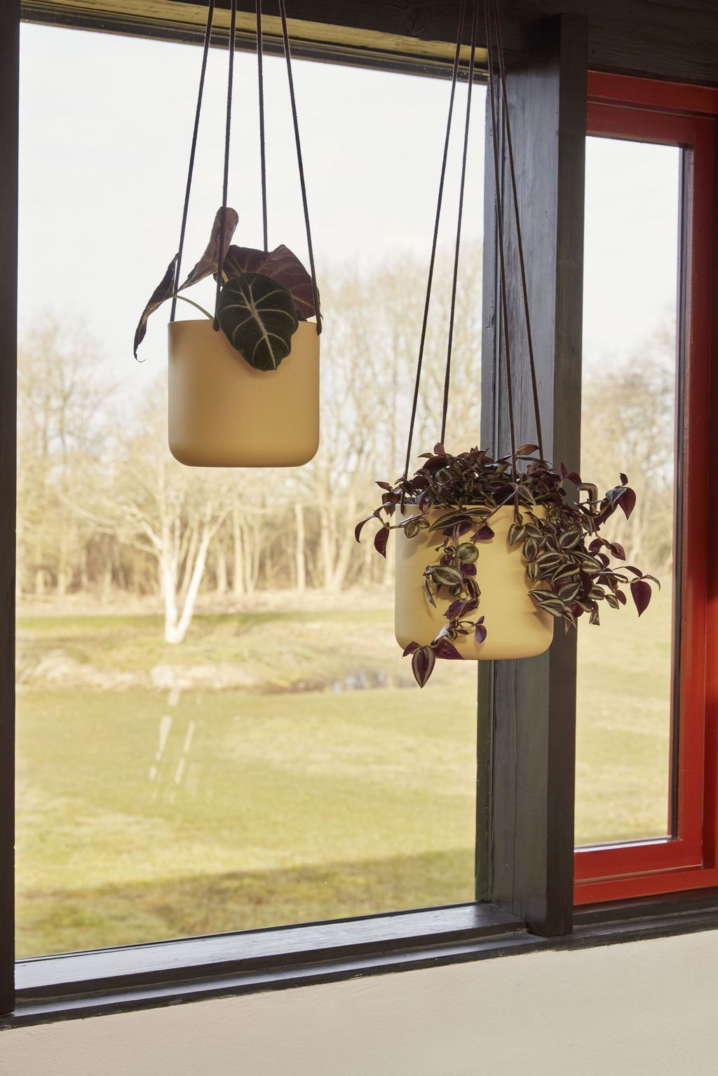 Hübsch Bloom Hanging Pots Sett med 3 store, brune