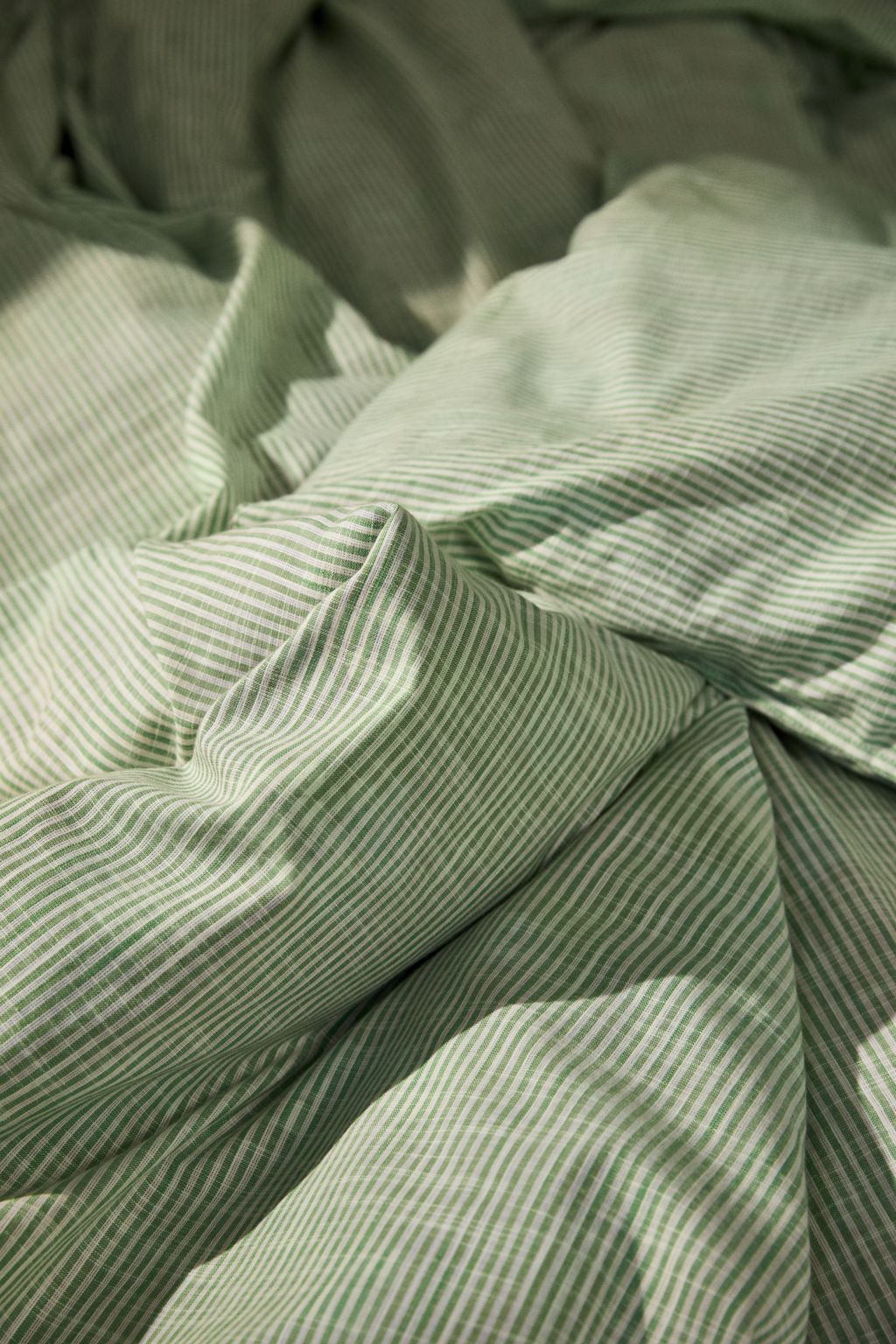Juna单色线条床亚麻140 x200厘米，绿色/白色