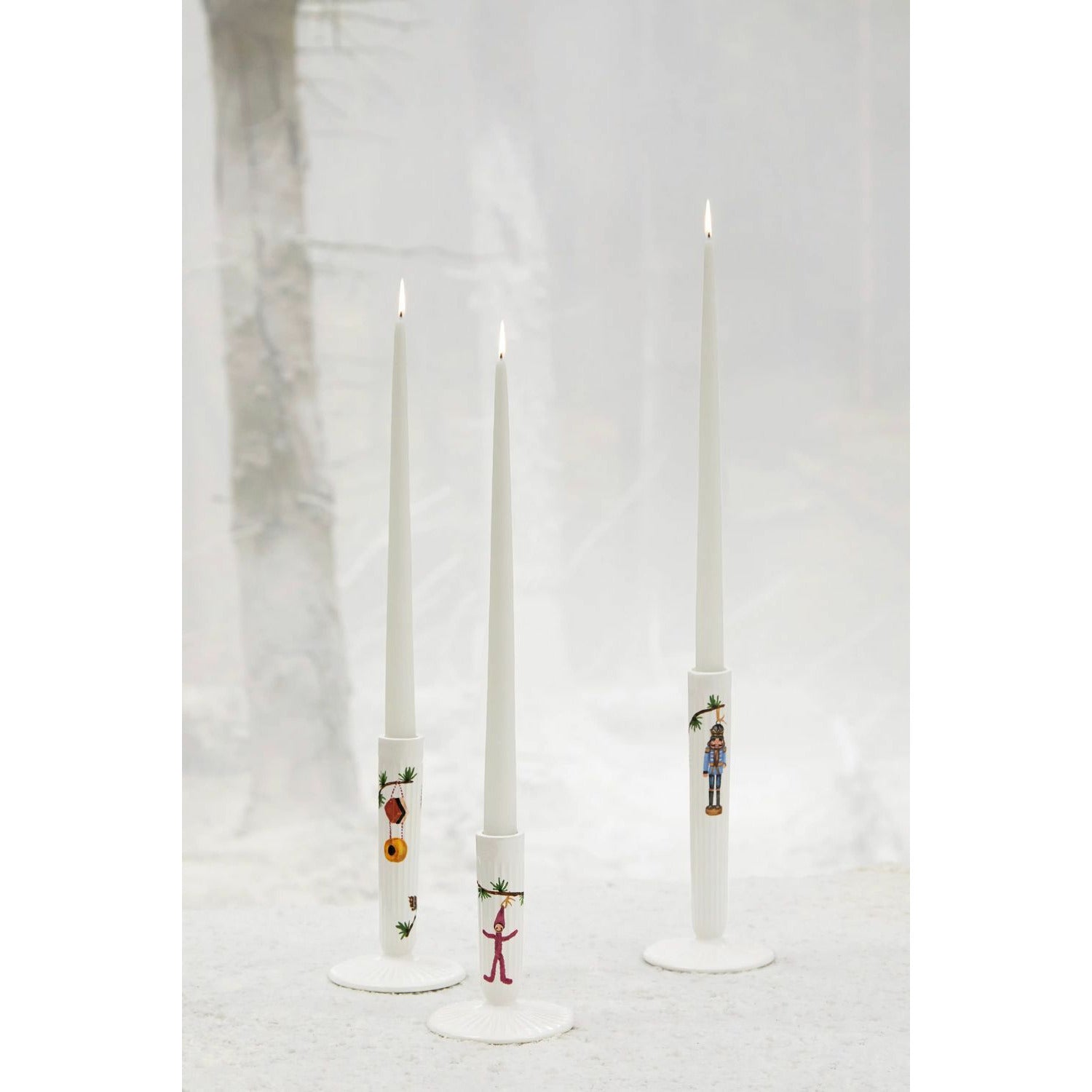 Kähler Hammershøi Weihnachten Kerzenhalter 20 cm, weiß mit Dekoration