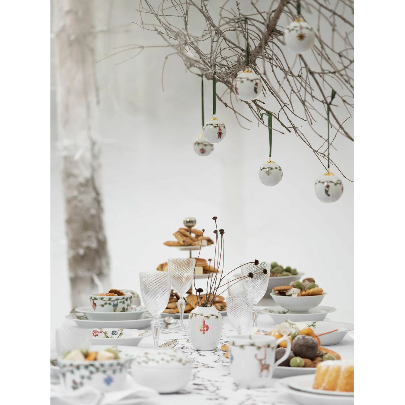 Ball natalizio di Kähler Hammershøi, bianco con decorazione