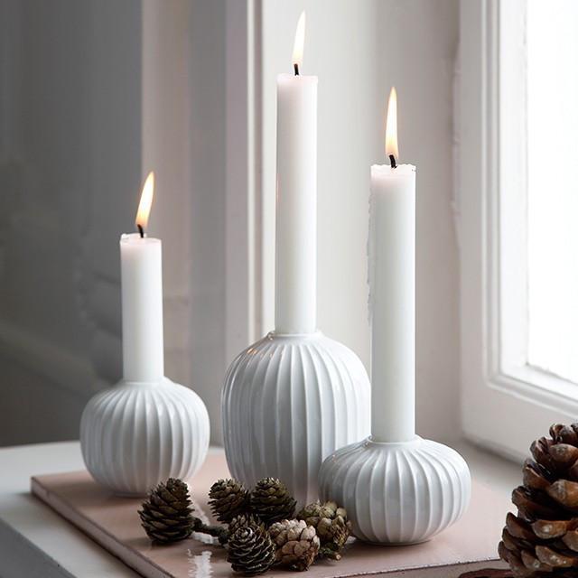 Kähler Hammershøi -kynttilä pitää valkoista, suurta