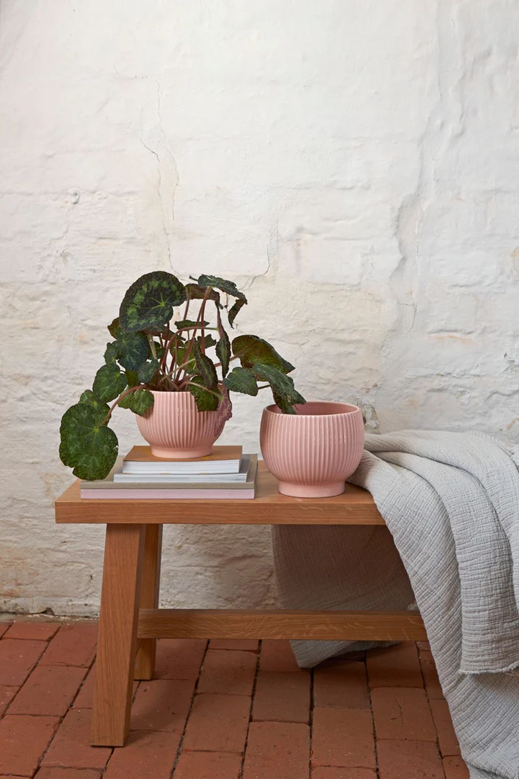 Knabstrup Keramik Blomkruka med hjul Ø 14,5 cm, rosa