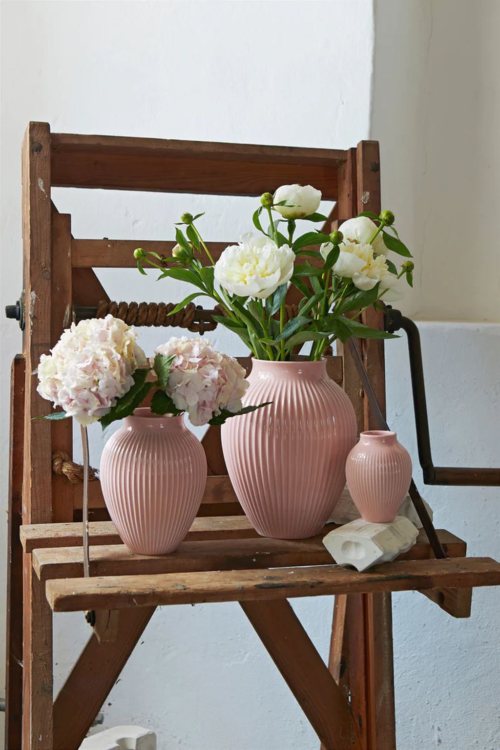 Knabstrup Keramik Vase mit Rillen H 12,5 Cm, Rosa