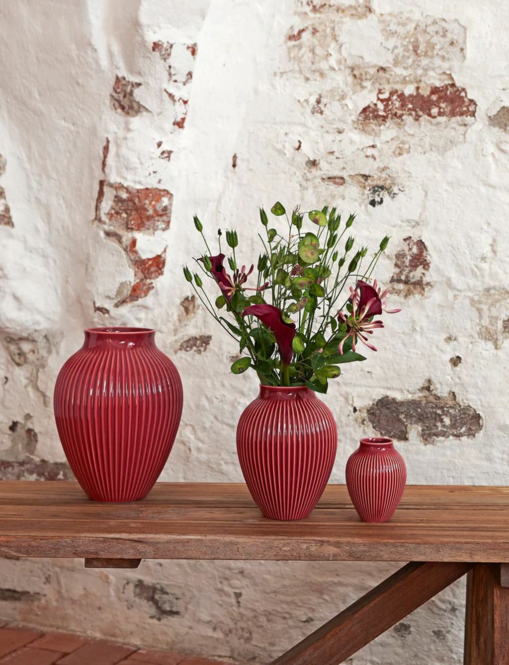 Knabstrup Keramik Vase avec rainures h 20 cm, bordeaux