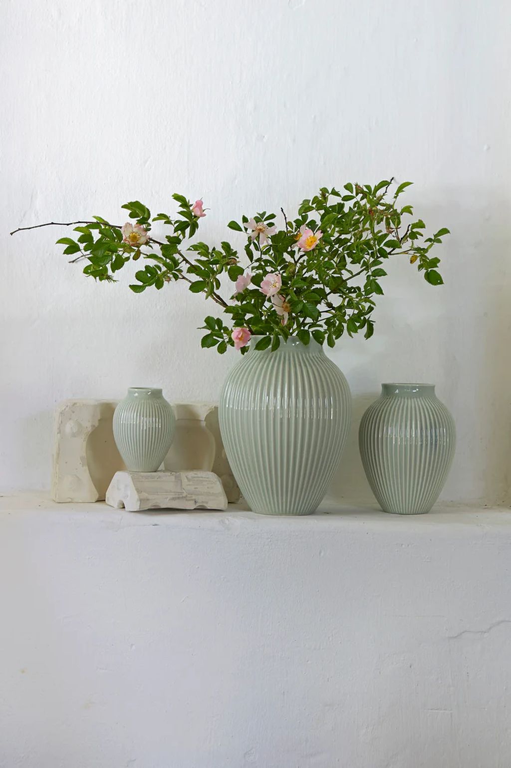 Knabstrup Keramik Vase med riller H 27 cm, myntgrøn