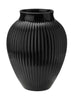 Knabstrup Keramik Vaas met groeven H 27 cm, zwart