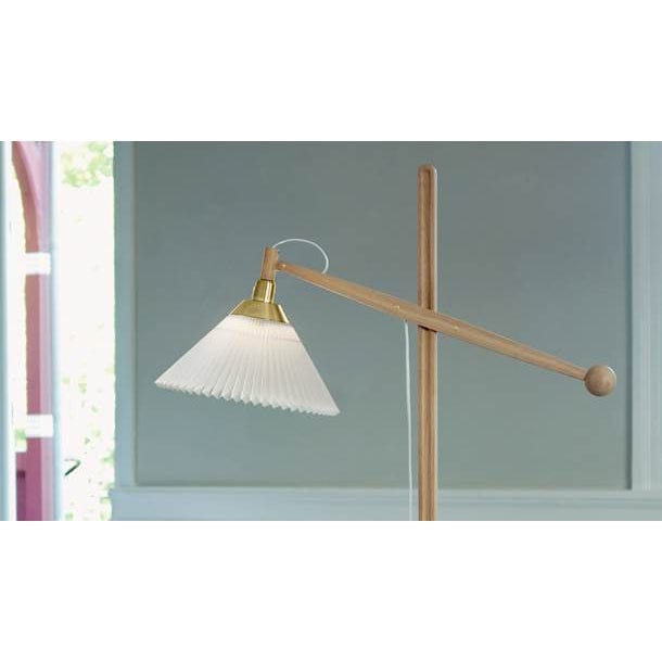 Le Klint Floor Lamp 325 Oak, Paper Shade