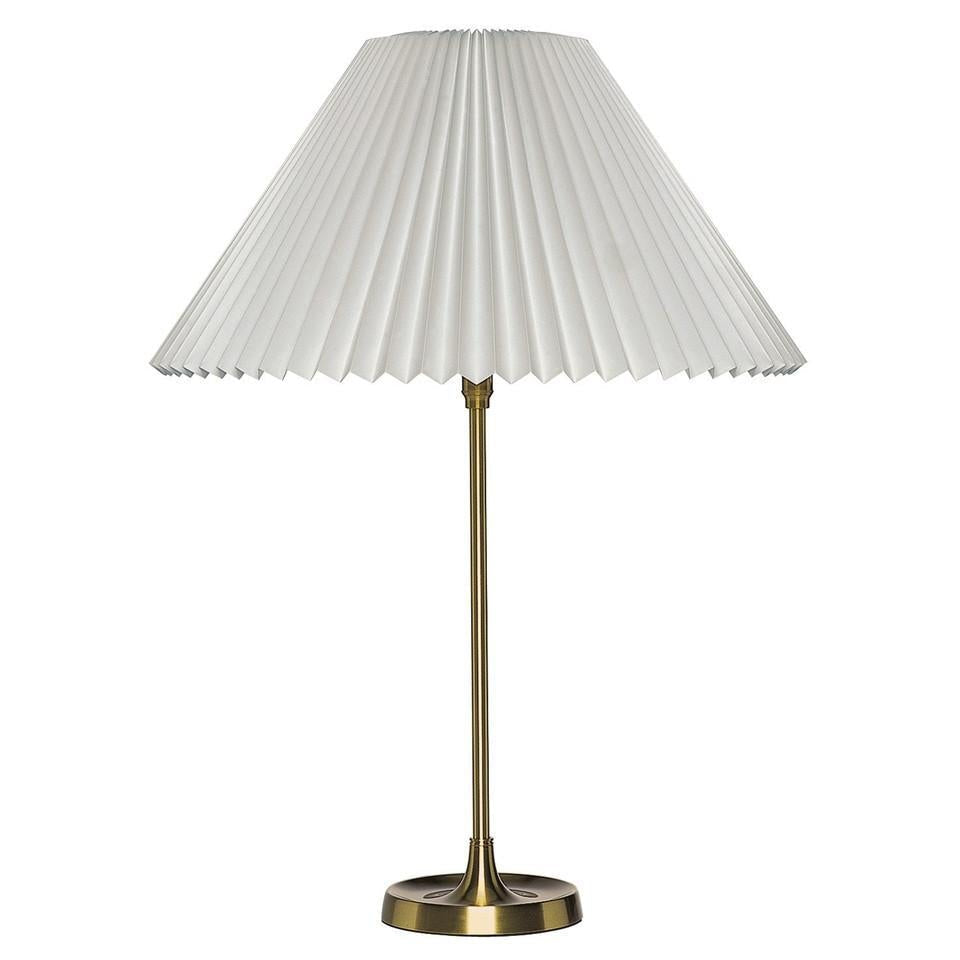 Lámpara de mesa le klint 307