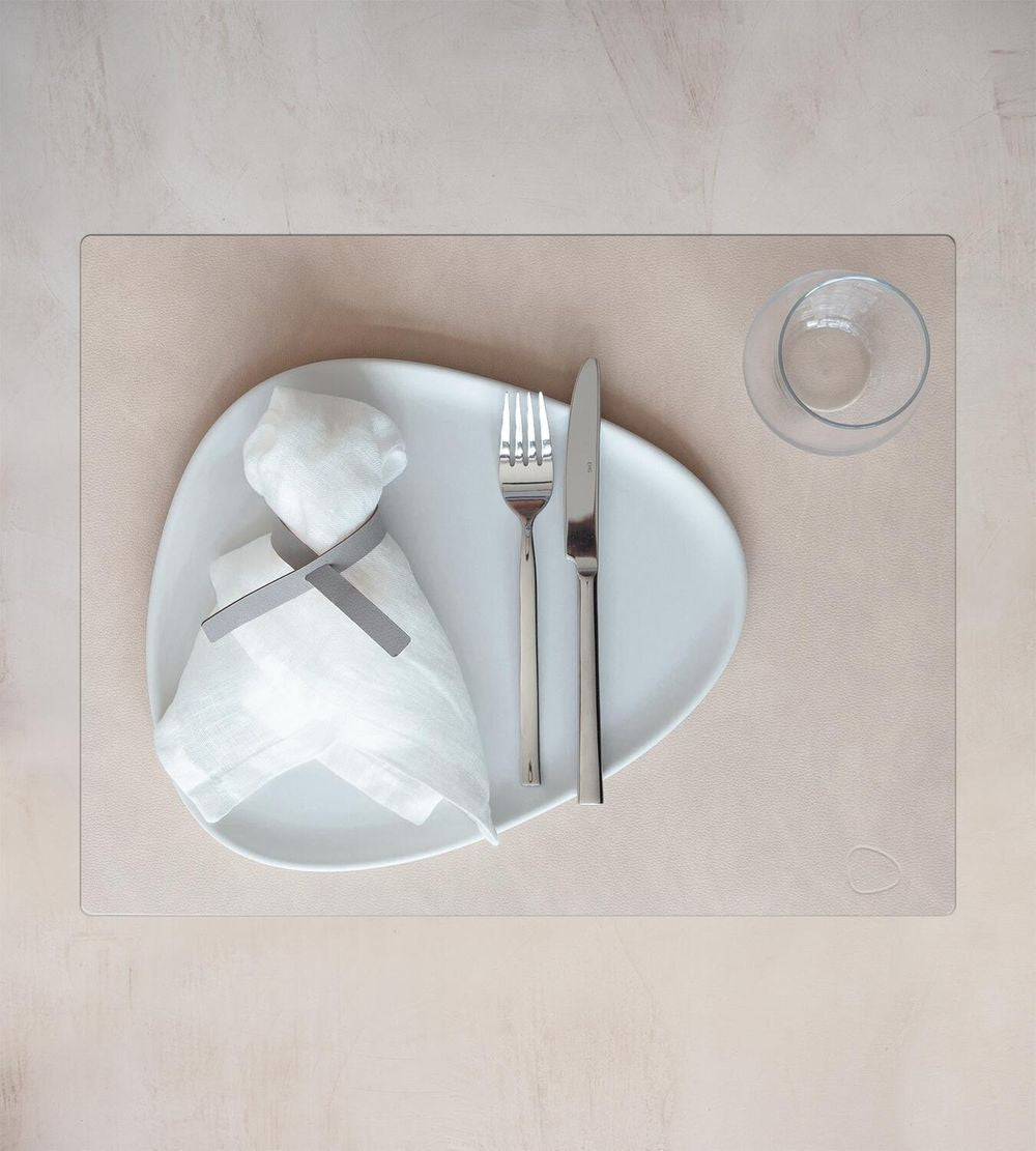 LIND DNA Square Placemat Nupo Leather L，沙子