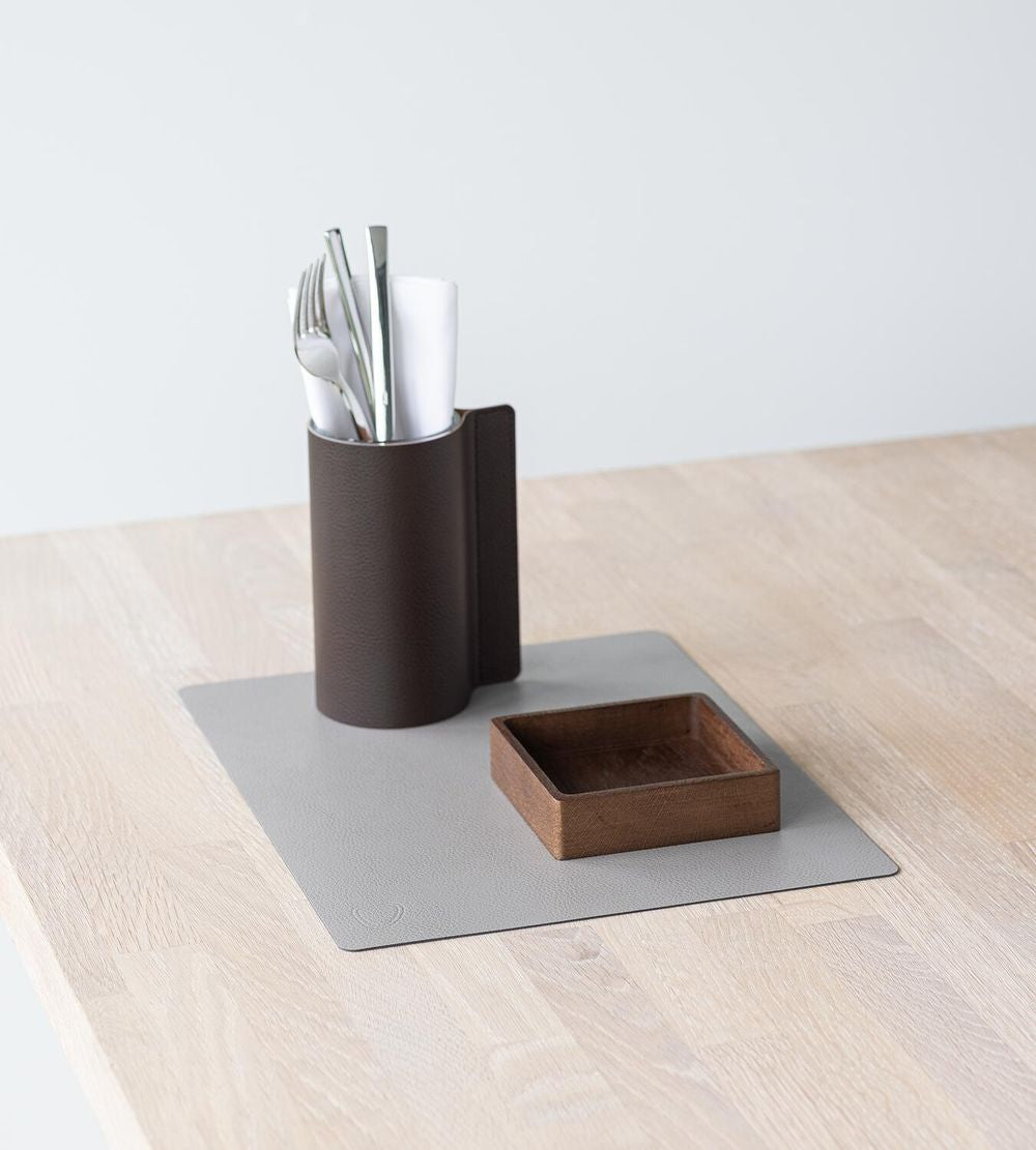 Lind Dna Square Placemat Serene Leather M, Ash Gray